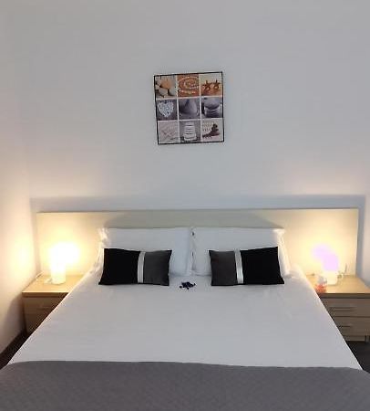Appartamento Mike Studio Mamaia Nord Năvodari Esterno foto